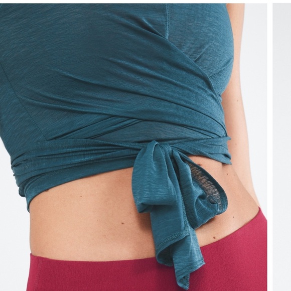 Fabletics Ryan Tie Crop Top Tank Large - Picture 4 of 6